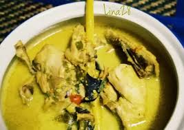 Cili padi (cili api) = bird's eye chilli (because they are tiny, not quite like rice grains, but small). Recipe Delicious Ayam Masak Lemak Cili Padi
