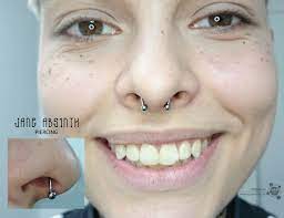 frisches septum piercing von jane absinth in dusseldorf gestochen piercingdusseldorf dusseldorf piercer v septum piercing septum piercings nasen piercing