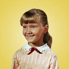 Jane Banks Karen Dotrice Very Mischievous Jane Is In For A Surprise And A Big Treat When Mary Poppins Drifts Poppins Mary Poppins Mary Poppins Characters