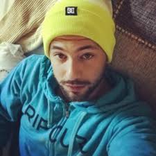 Medina, puffs out his cheeks as he talks with reporters at end of court session at fort mcpherson, ga., sept. Gabriel Medina On Twitter Rabas Locas Heineken Windy Girlfriend Http T Co Klpmjdofbx