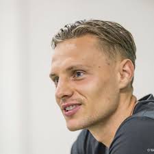 Werder-Bremen-Profi Robert Bauer und die breite Brust