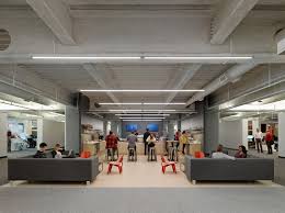 A Look Inside Square S San Francisco Headquarters Beautiful Office Spaces Commercial Interior Design Beautiful Office