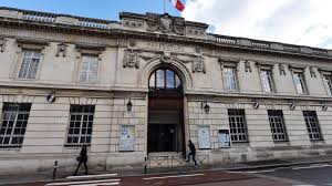 107, rue d'elbeuf, amiens, 80000, france. Coronavirus La Prefecture De La Somme Ouvre Une Boite Mail Pour Repondre A Vos Questions