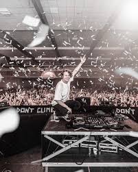 With an average attendance of about 140.000 folks, the fm4 frequency festival in st. Datei Abstrakt At Fm4 Frequency Jpg Wikipedia