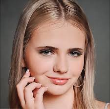 Women's salon with high rated haircuts?