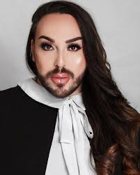 Bueno... y vamos a jugar un ratito... Que ustedes creen que es lo nuevo que  traigo para Andromeda Cosmetics ??? . 🧐🤔🤫El/los productos los estoy  utilizando en este makeup look!!! Pronto estaré