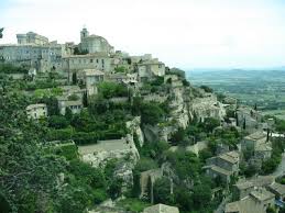 Mijaliśmy przepiękne hotele zbudowane pośrodku niczego,w otoczeniu kolczastych krzaków, w cieniu. Zdjecia Prowansja Prowansja Francuska Prowincja Francja