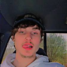 Hellooo. I'm not sure if this is allowed. But I am hosting my first cooking  party 🥰 this Sunday 8pm UK time. 50 x Rare fish sashimi starred and non  starred. You