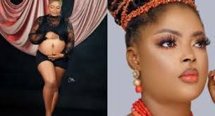 Doris Samuel's Instagram, Twitter & Facebook