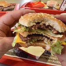 To download, go to google play or apple app store and search for mcdonald's or simply scan the qr code. Ex Mitarbeiter Warnt Kunden Finger Weg Von Diesem Mcdonald S Burger Genuss