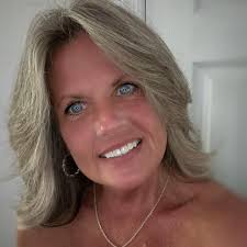 Lori Vandergriff's Instagram, Twitter & Facebook