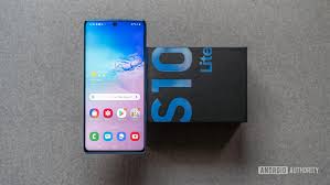 Harga samsung galaxy s10 lite dan spesifikasi samsung galaxy s10 lite yang begawei review mulai dari kelebihan dan kekurangan serta fitur, desain, kamera, ram, cpu, ukuran layar, dan baterai. Samsung Galaxy S10 Lite Review An Affordable Flagship Done Right