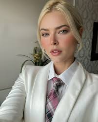 Na vibe executive woman ✨💼🤍