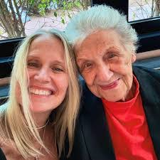 Callie Schultz's Instagram, Twitter & Facebook