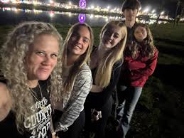 Manda White (@_mommin_it_) • Instagram photos and videos