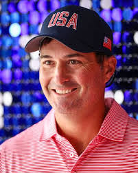 Donna Carkeek's Instagram, Twitter & Facebook