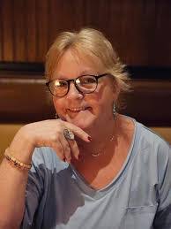 Dawn Hinckley's Instagram, Twitter & Facebook