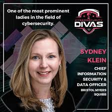 Kristin Fontenot's Instagram, Twitter & Facebook