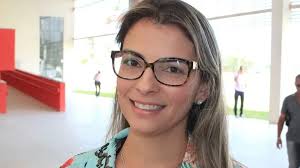 Cartaxo anuncia Amanda Rodrigues, esposa de Ricardo, como candidata a  vice-prefeita