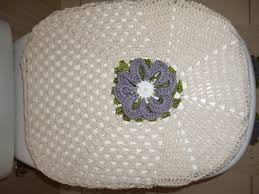 Muitas mulheres estão fazendo lindas peças de crochê, apenas seguindo os lindos gráficos retirados deste curso de crochê! Capa Para Assento De Vaso Sanitario No Elo7 Vitrine Darte 4aa780