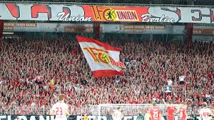 In de terugwedstrijd, thuis aan het stadion an der alten försterei, werd er niet gescoord en promoveerde union berlin, op basis van uitgoals, voor het eerst in haar geschiedenis naar de bundesliga. Trotz Coronavirus Union Berlin Gegen Bayern Munchen Kein Geisterspiel Kicker