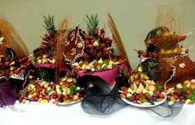 Présentation de fruit pour les invités /طريقة تزيين طبق الفواكه لتبهرين ضيوفك بكمية قلية من الفواكه. Presentation De Dessert De Mariage Brochettes De Fruits Et Meringues Picture Of Les Salons De La Ferme Aux Oies Arthon En Retz Tripadvisor