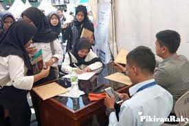 Cari kerja di antara lowongan kerja semua perusahaan dan situs pencarian kerja top cepat & gratis pekerjaan penuh waktu, sementara dan paruh waktu informasi tentang perusahaan langganan informasi lowongan kerja lowongan kerja di indonesia dan di luar negeri. 26 Perusahaan Buka 1 800 Lowongan Kerja Bagi Lulusan Smk Sma Pikiran Rakyat Com