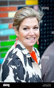 Primary school fundraising hi-res stock photography and images