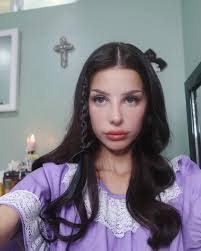 Karissa Love's Instagram, Twitter & Facebook