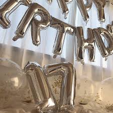 誕生日を可愛く祝おう インスタのストーリーをおしゃれに加工するテク したいが見つかる 流行先取りメディア petrel ペトレル インスタ 加工 おしゃれ 写真加工アプリ 誕生日プレゼント サプライズ