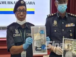 Ibu pejabat jabatan kastam & eksais diraja blok b, kompleks kementerian kewangan, presint 2, federal sabah jalan haji saman, 88000 kota kinabalu tel: Kastam Sabah Rampas Dadah Lebih Rm1 2 Juta Pada November
