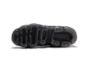 Nike Air Vapormax Run Flyknit Utility Charcoal Gray Orange Men S Running Shoes In 2020 Running Shoes For Men Nike Air Vapormax Nike Air