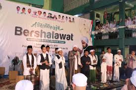 Lirik sholawat la ilaha illallah لا اله إلا الله، الله الله ، لا إله إلا الله تب علينا lâ ilâha illâallâh, allâh. Istri Habib Syech Abdul Qodir Assegaf Nusagates