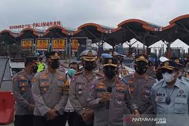 Kabar gembira sebab mudik lebaran 2021 tidak dilarang oleh pemerintah. Kakorlantas Polri Sebut Ada 333 Pos Penyekatan Mudik Lebaran 2021 Antara News