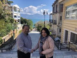 Ο σύζυγος της πιεζόμενος από τα στοιχεία ομολόγησε τις πράξεις του και παραδέχτηκε το. H Eyh Anargyroy Sto Pleyro Toy Ypopshfioy Dhmarxoy Dhmhtrh Kalogeropoyloy Aigialeia24