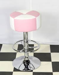 Their simple looks and cutting edge designs make them more suited to any environment some of our more popular kitchen stools are the sorrento and carcaso ranges due to their gorgeous fusions of modern and traditional designs. Morani American Diner Retro Style Kitchen Bar Stool Pink And White Padded Seat