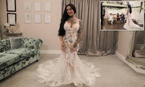Davis and her fiancé myles — both of whom are activists. Outspoken Mother In Law Brands Bride To Be S See Through Dress Vile In Say Yes To The Dress Daily Mail Online