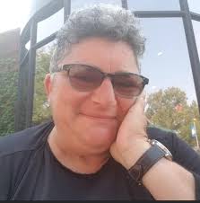 NOW PENDING ‼️ Whether you're searching for your dream home or considering  selling, I'm dedicated to making your real estate journey seamless and  successful. I'm committed to finding the perfect match for