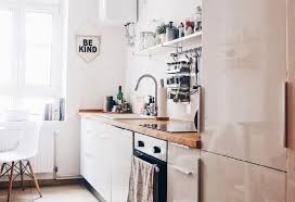 Model kitchen set minimalis untuk dapur kecil kampung. 11 Pilihan Model Kitchen Set Minimalis Untuk Dapur Kecil Pas Untuk Rumah Sempit Rumah123 Com
