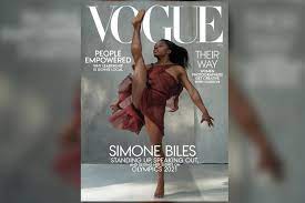 Hänen nimensä on simone biles ja häntä pidetään jo nyt kaikkien aikojen parhaana telinevoimistelijana. Simone Biles Covers Vogue Talks Overcoming Adversity And The Power Of The Black Lives Matter Movement