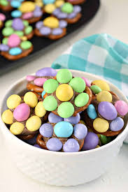 Easy Spring Flower Pretzel Candy Bites