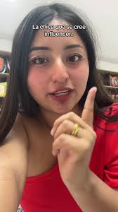 La chica que se cree influencer y su plan creativo