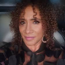 Happy Birthday to Tasha and Sidra Smith! We are familiar with actress Tasha  Smith, but her twin sister Sidra is also a force to be reckoned with. Sidra  is a film producer,