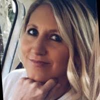 Lori Capra's Instagram, Twitter & Facebook