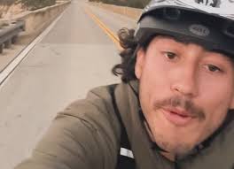 Some friends, the ocean, bike rides and a tad bit of art 🦦🦦🦦