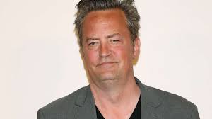 Friends star matthew perry emerged from lockdown recently, amid his show perry is relatively new to instagram , after joining right in time for the cast of friends to reveal they were coming together for. Friend Star Matthew Perry Engages Girlfriend Molly Harwitz India News Republic