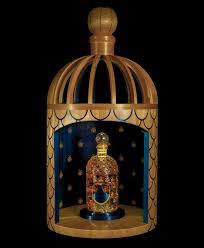 If you have information to add, please let me know. Guerlain Exposition 160 Ans Du Flacon Aux Abeilles