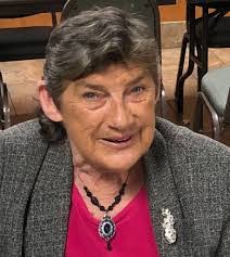 Evelyn Holland's Instagram, Twitter & Facebook