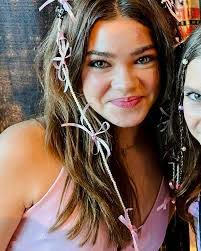 Lisa Prete's Instagram, Twitter & Facebook