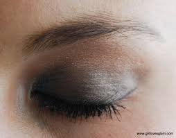 neutral eye pop of color corners a